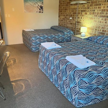 Golden Beach Motor Inn, Caloundra Bagian luar foto