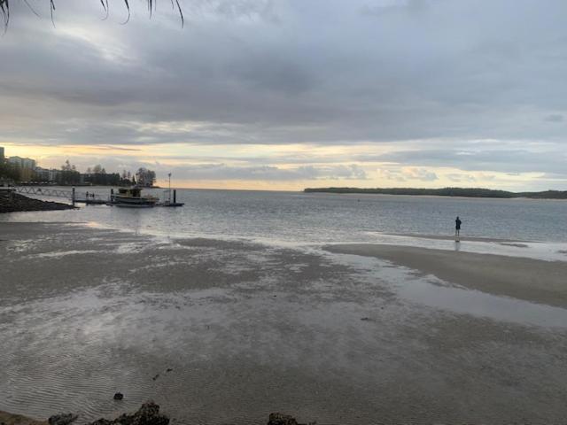 Golden Beach Motor Inn, Caloundra Bagian luar foto